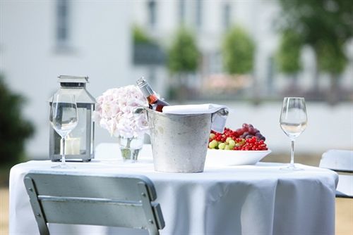 Hotel Schloss Gartrop Hunxe Bagian luar foto